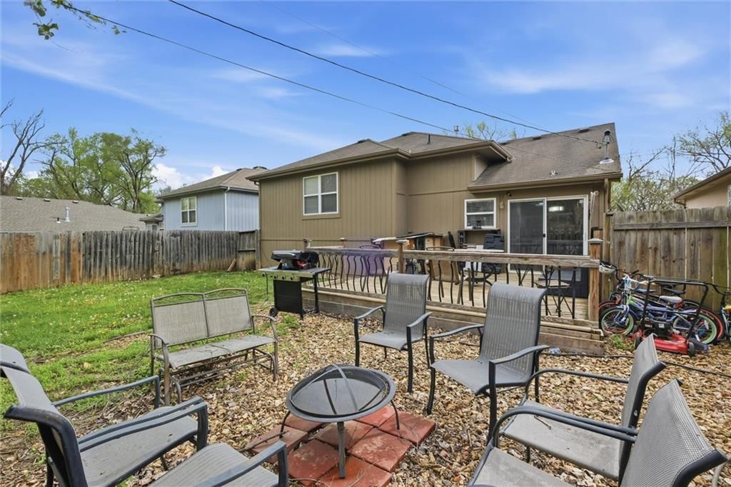 8308 Prospect Avenue — photo 30