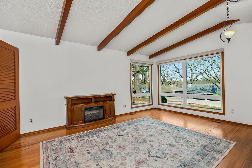 818 NW South Shore Drive — photo 3