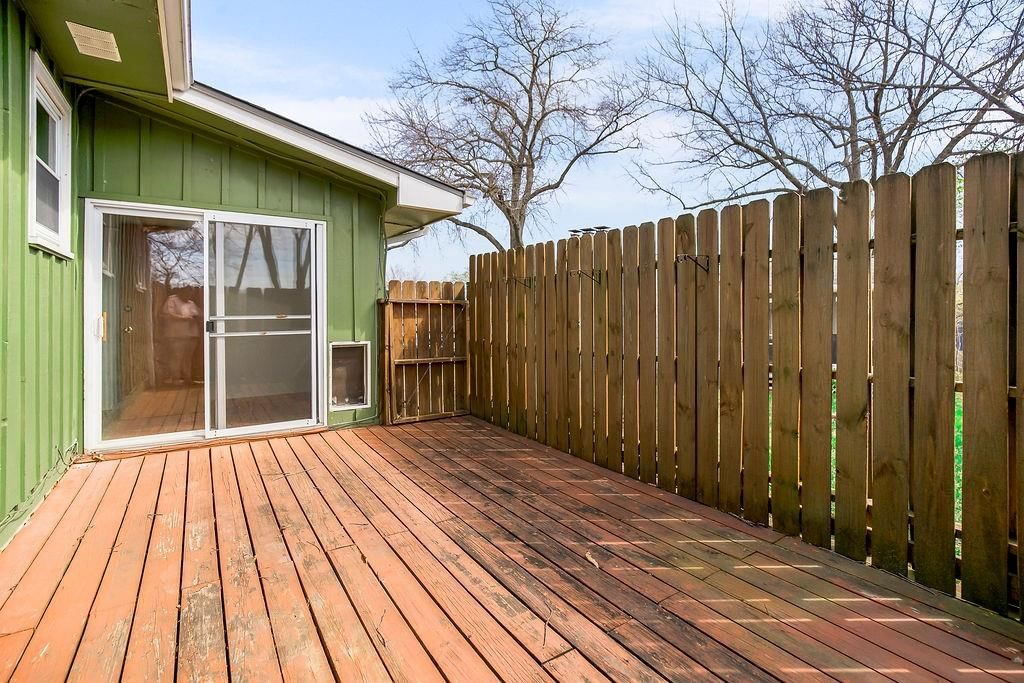 818 NW South Shore Drive — photo 23