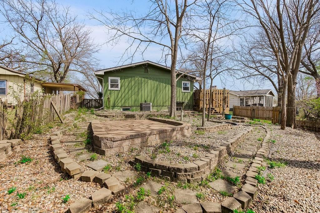 818 NW South Shore Drive — photo 24