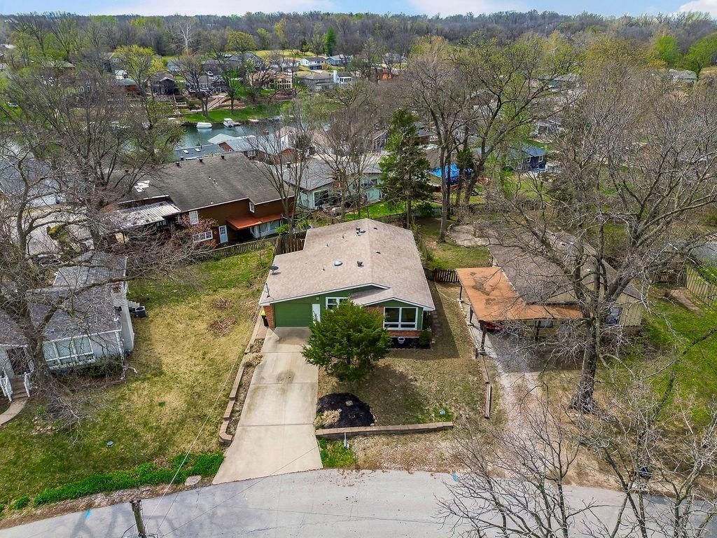 818 NW South Shore Drive — photo 26