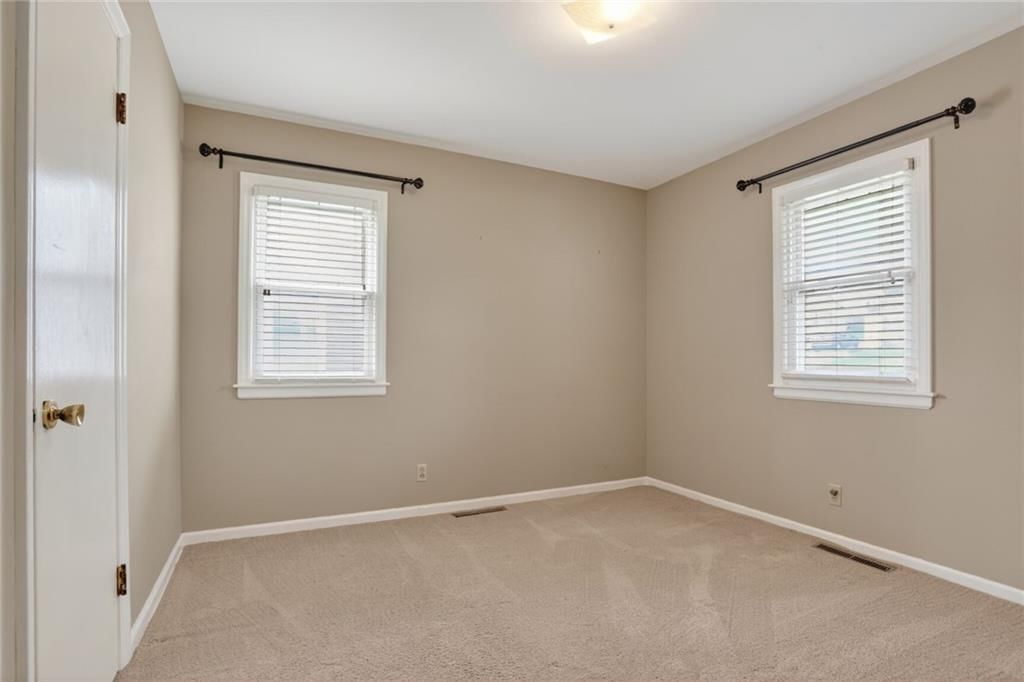 1605 N Hocker Avenue — photo 7