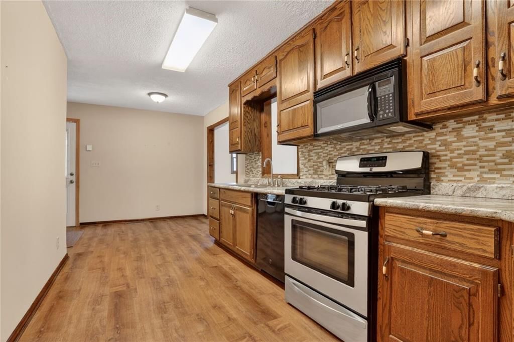 1605 N Hocker Avenue — photo 10