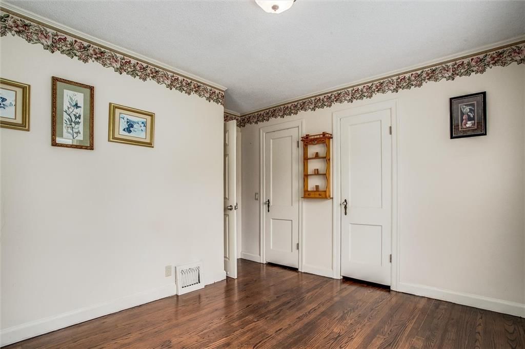 832 W 30th Street — photo 17