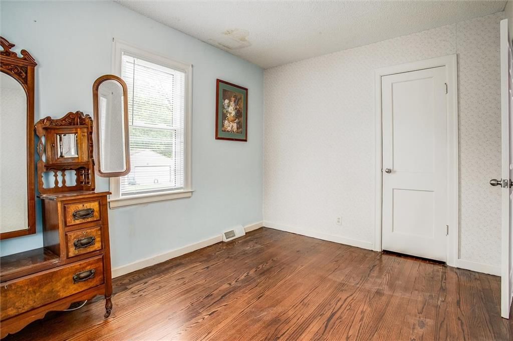 832 W 30th Street — photo 20