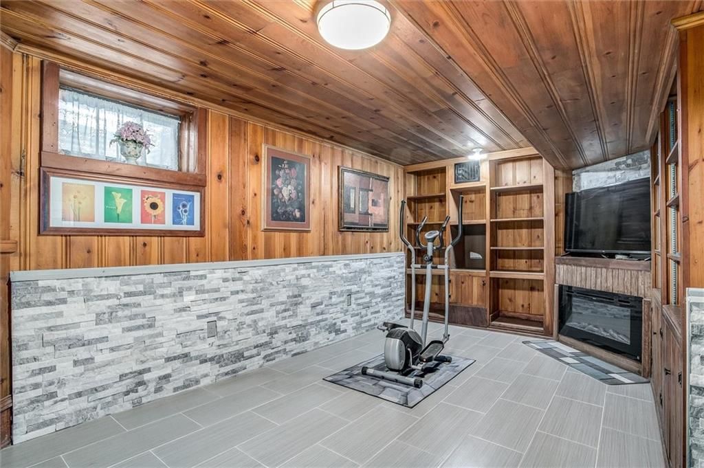 832 W 30th Street — photo 25