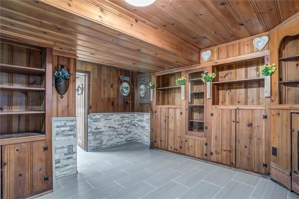 832 W 30th Street — photo 26