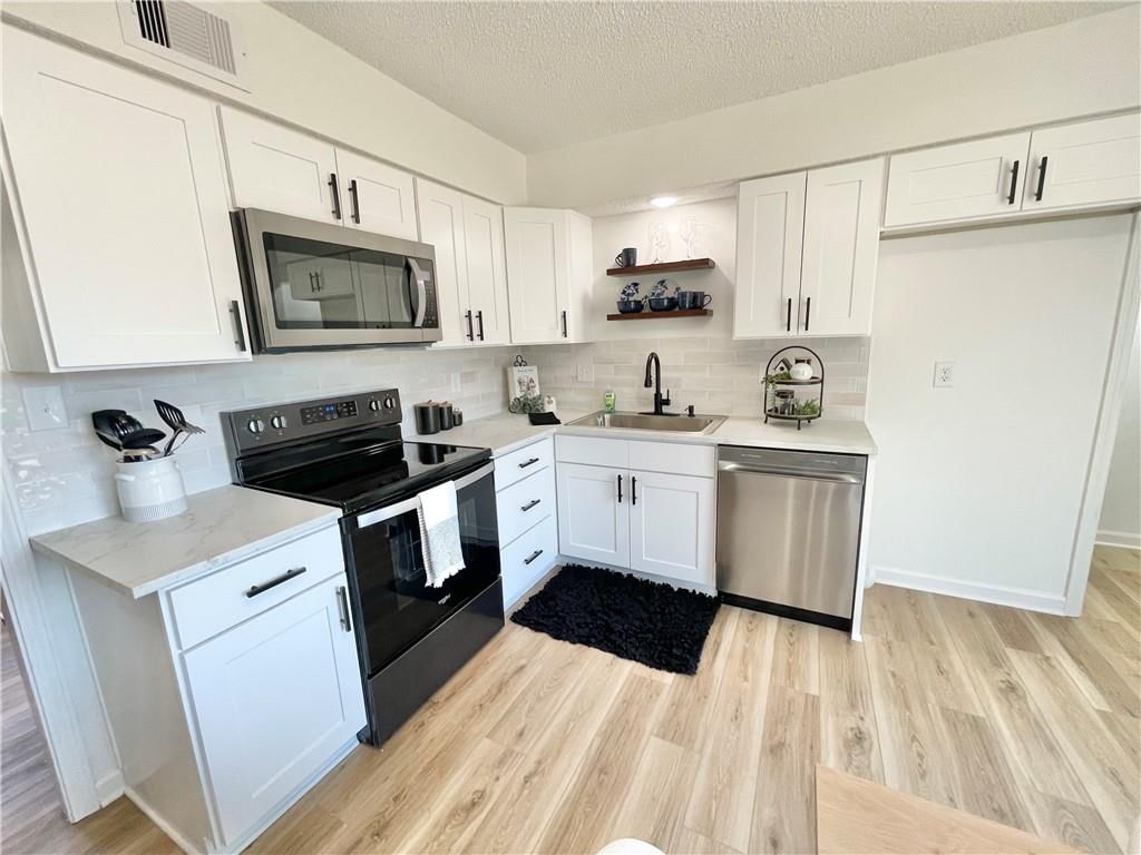 16106 Harris Avenue — photo 9