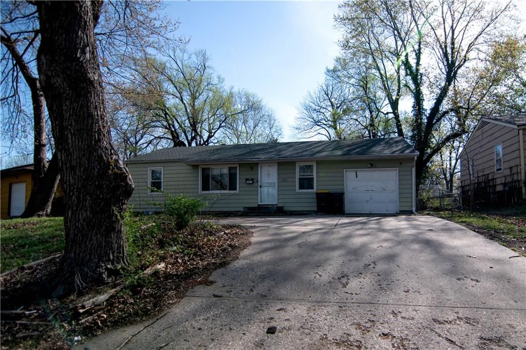 9903 Wheeling Street — photo 1