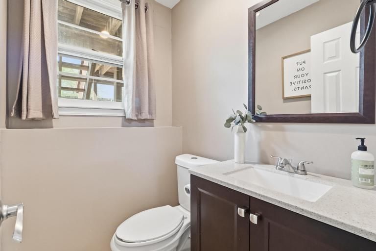 10210 Rosehill Road — photo 31