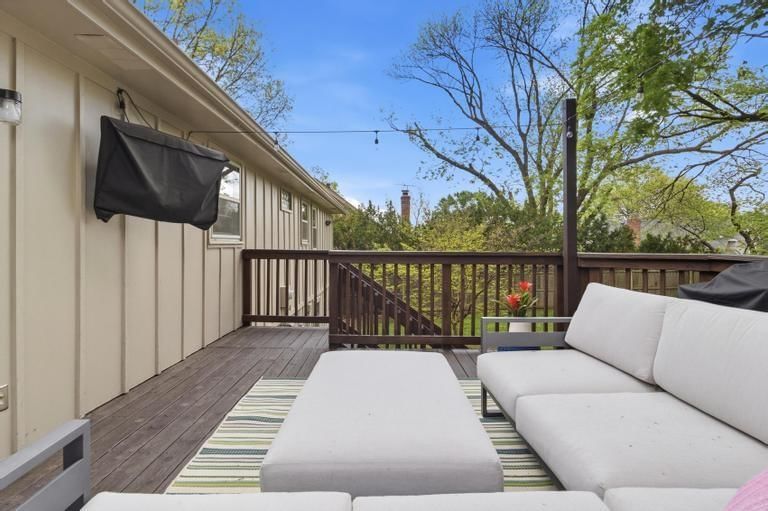 10210 Rosehill Road — photo 35