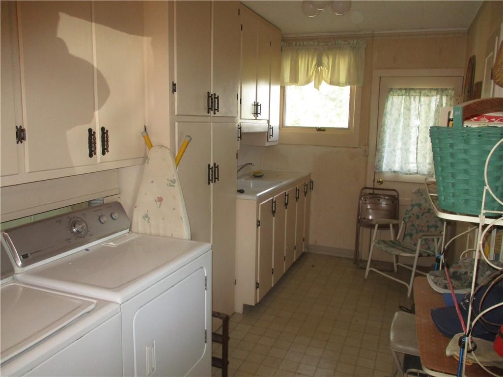 400 S Washington Street — photo 32