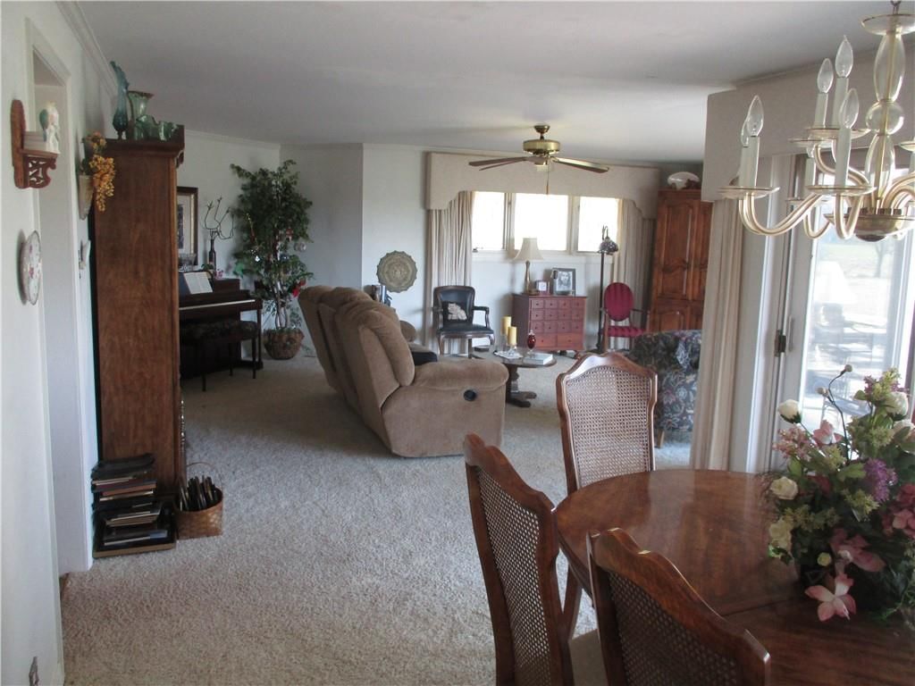 400 S Washington Street — photo 36