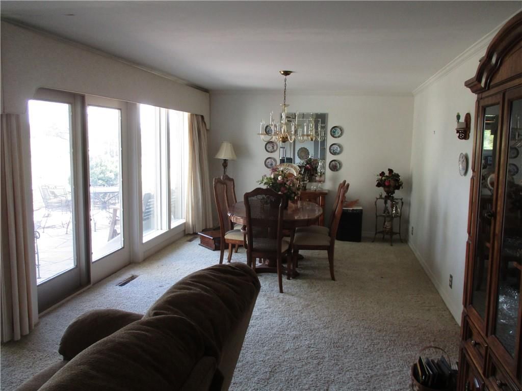 400 S Washington Street — photo 38