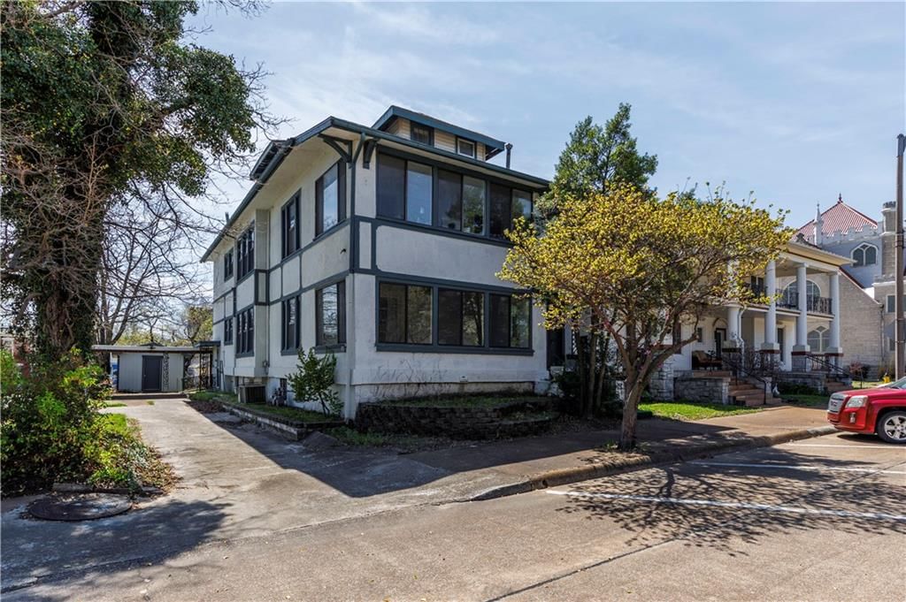 1624 Broadway Avenue — photo 3