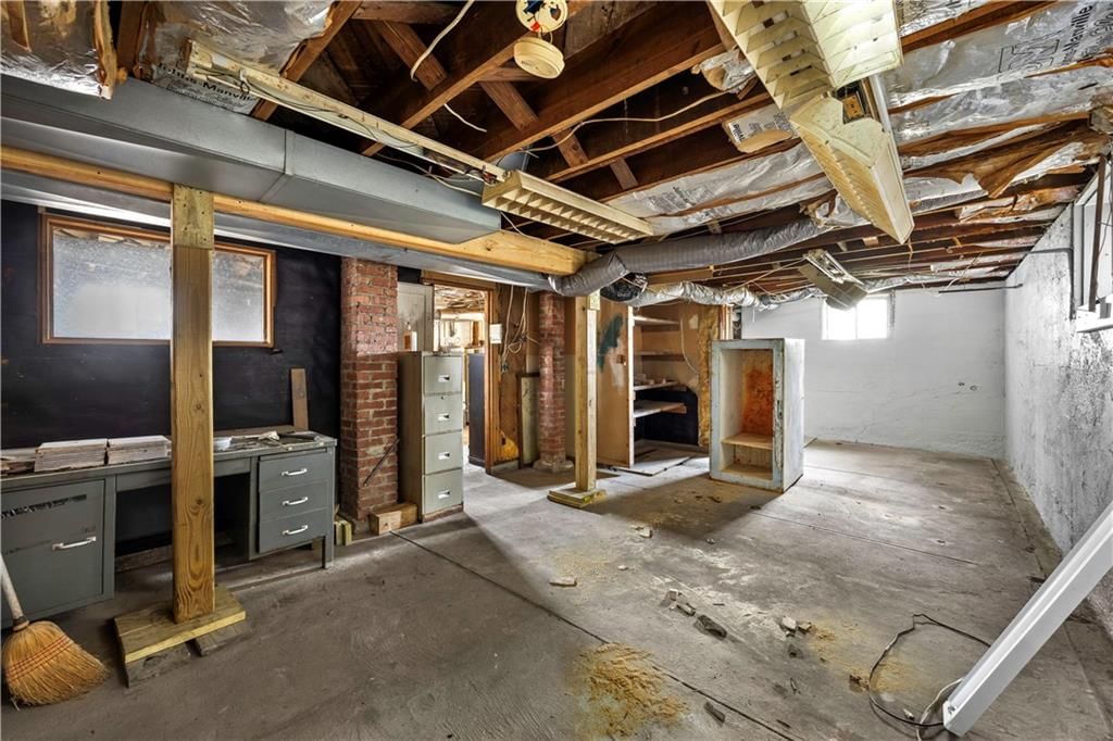 1624 Broadway Avenue — photo 32