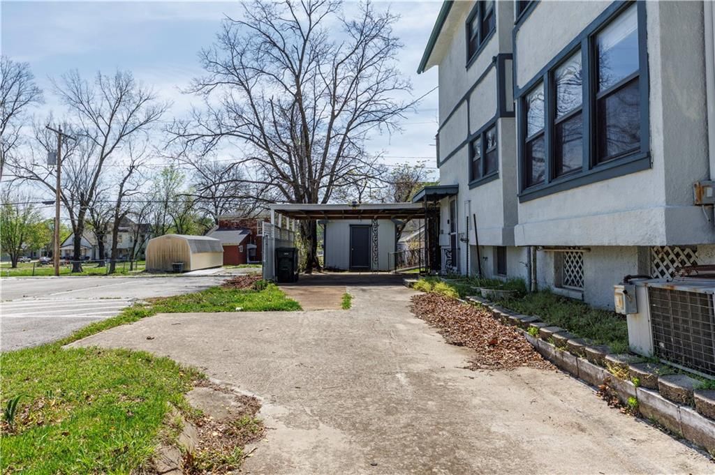 1624 Broadway Avenue — photo 34