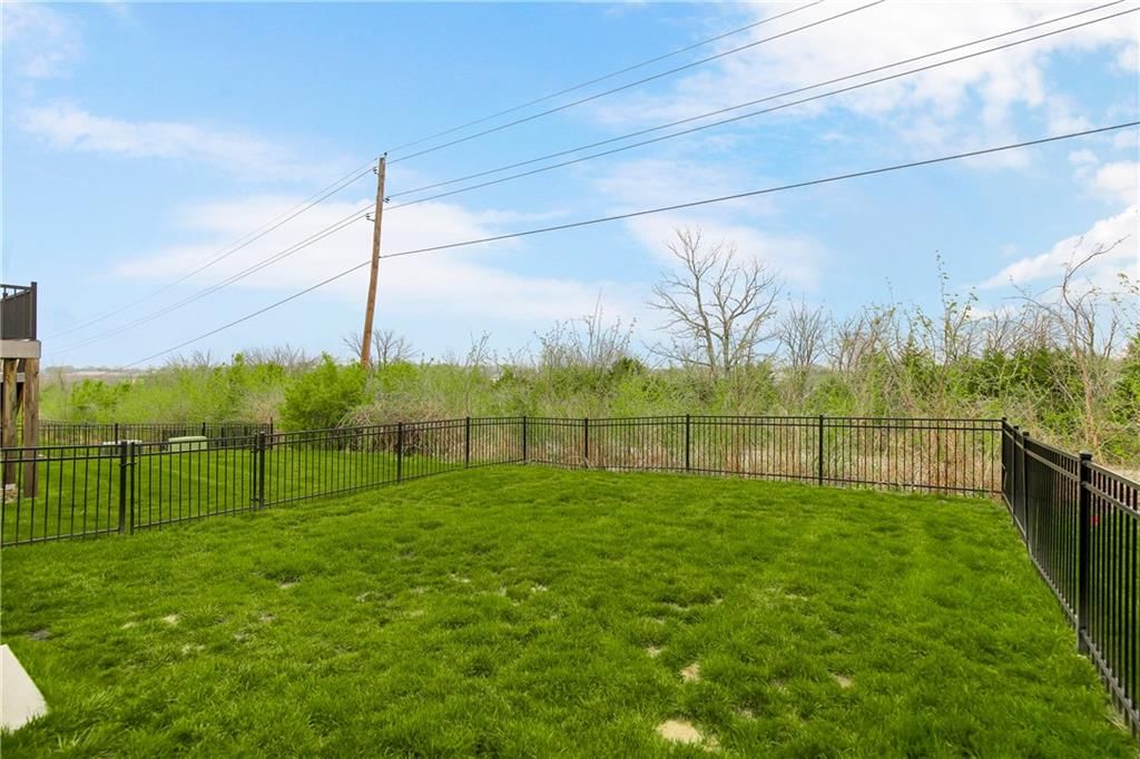 4015 NE Sagamore Drive — photo 26
