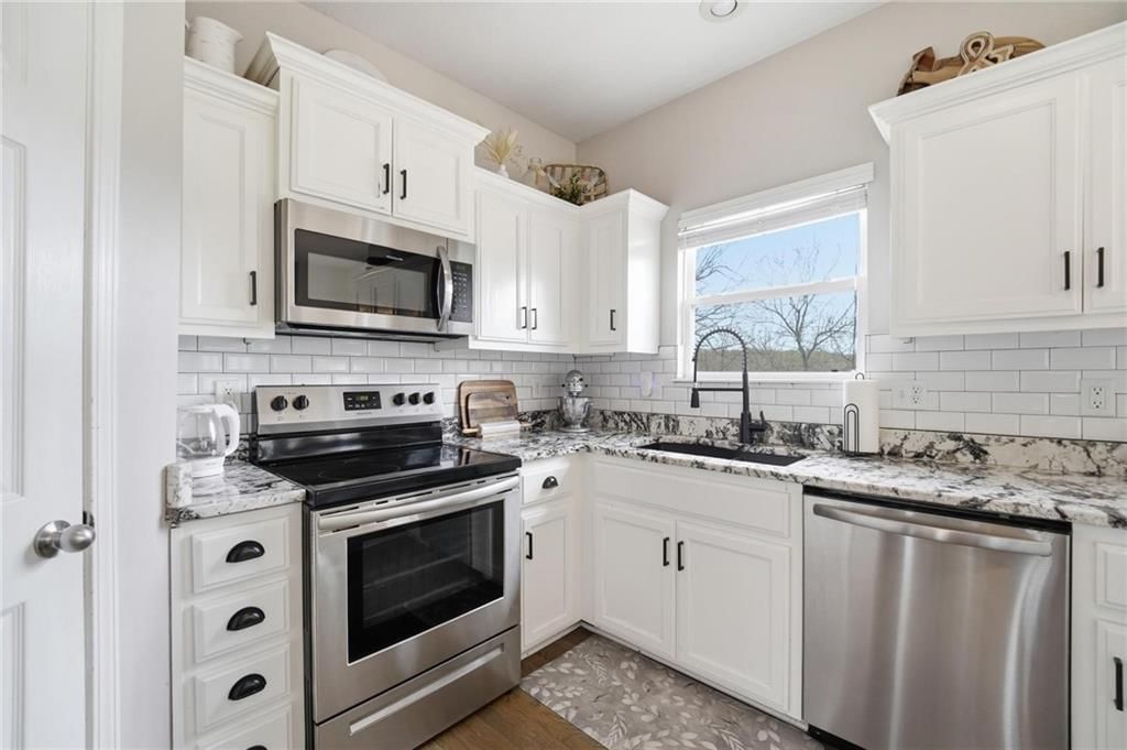 215 E Whispering Hills Boulevard — photo 18