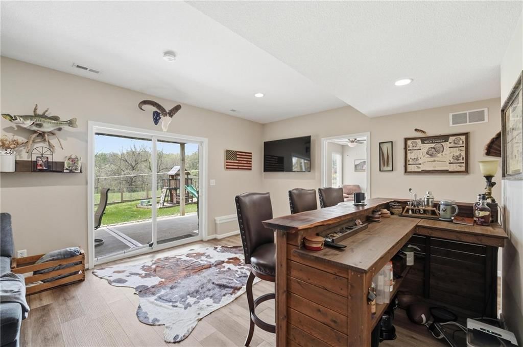 215 E Whispering Hills Boulevard — photo 33