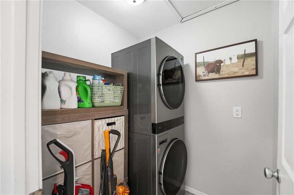 215 E Whispering Hills Boulevard — photo 39