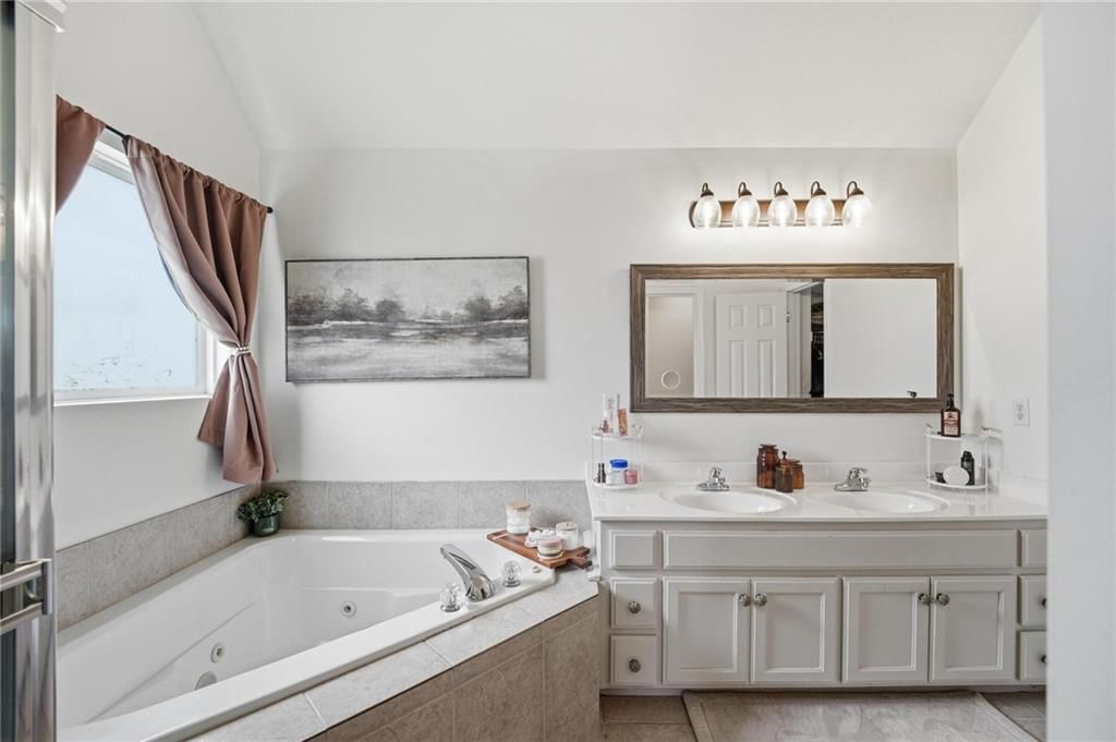 215 E Whispering Hills Boulevard — photo 43