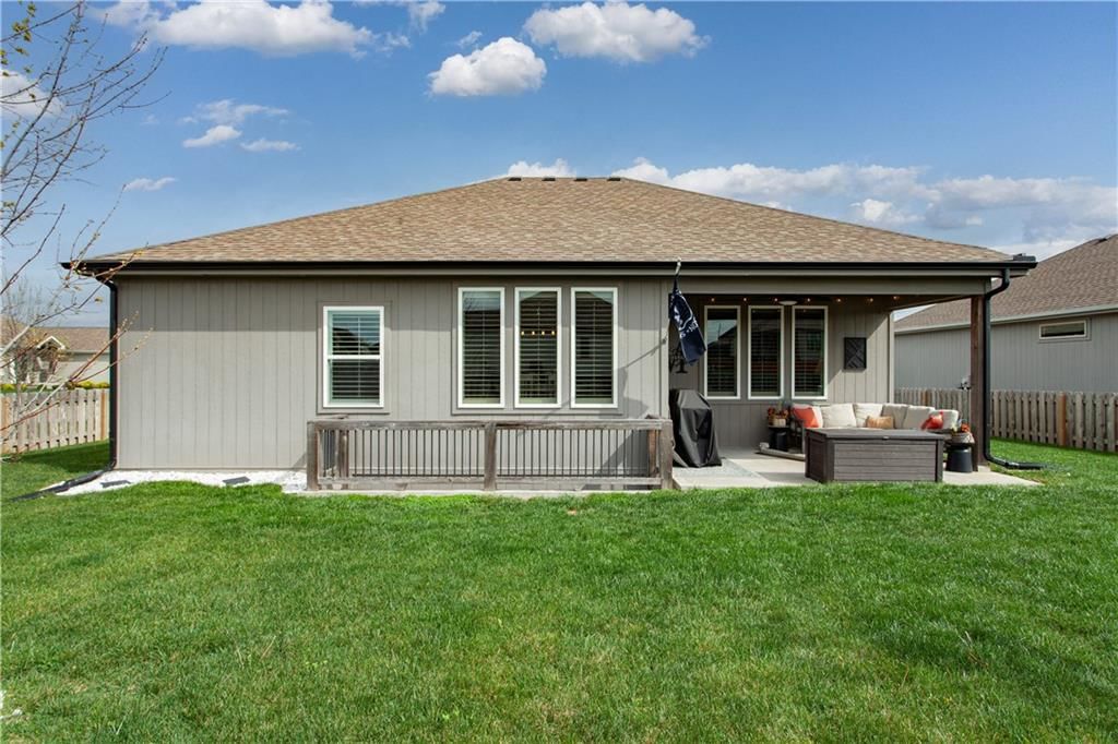 228 SW Davenport Drive — photo 4