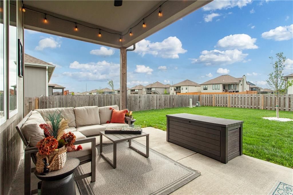 228 SW Davenport Drive — photo 5