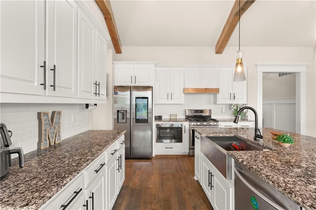 228 SW Davenport Drive — photo 16