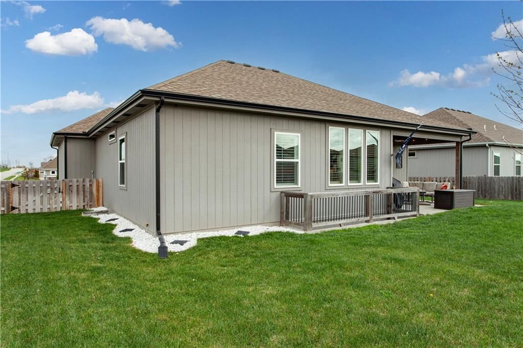 228 SW Davenport Drive — photo 34