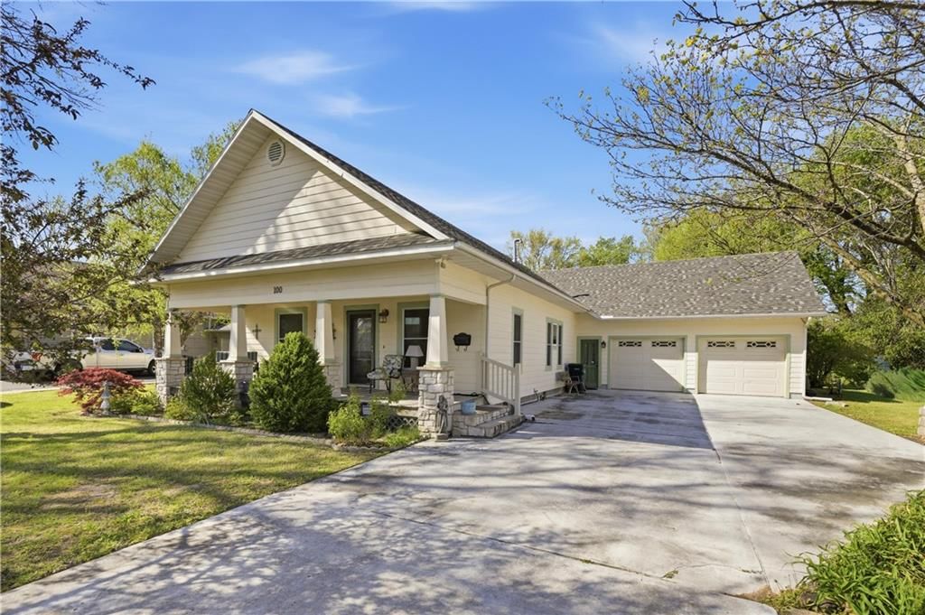 100 W Druart Street, Frontenac, KS