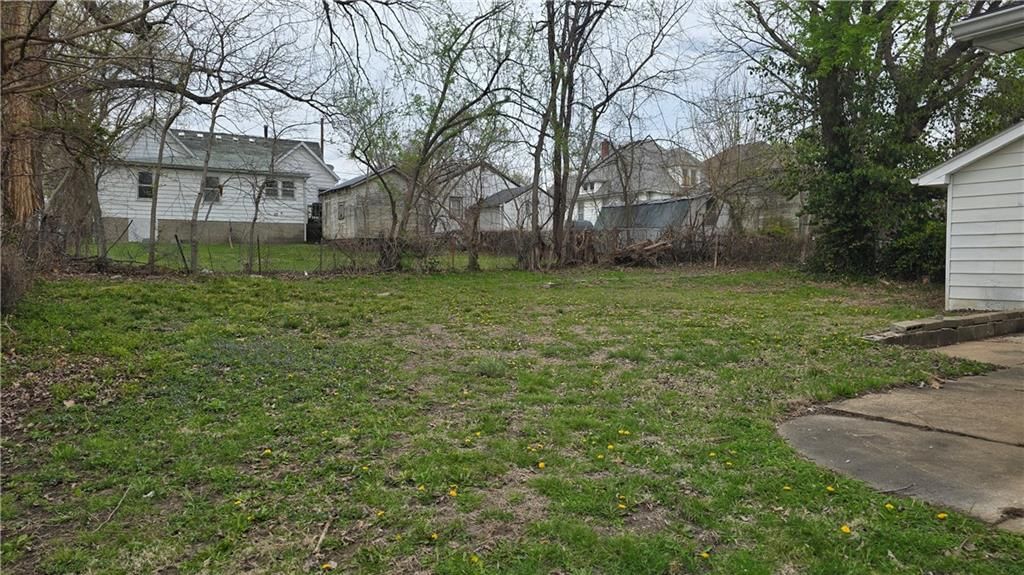 1303 Jackson Street — photo 17