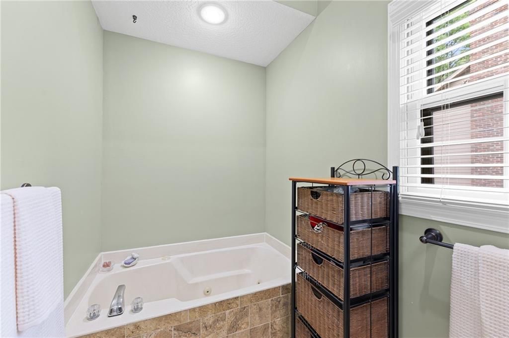 11408 Hemlock Street — photo 28