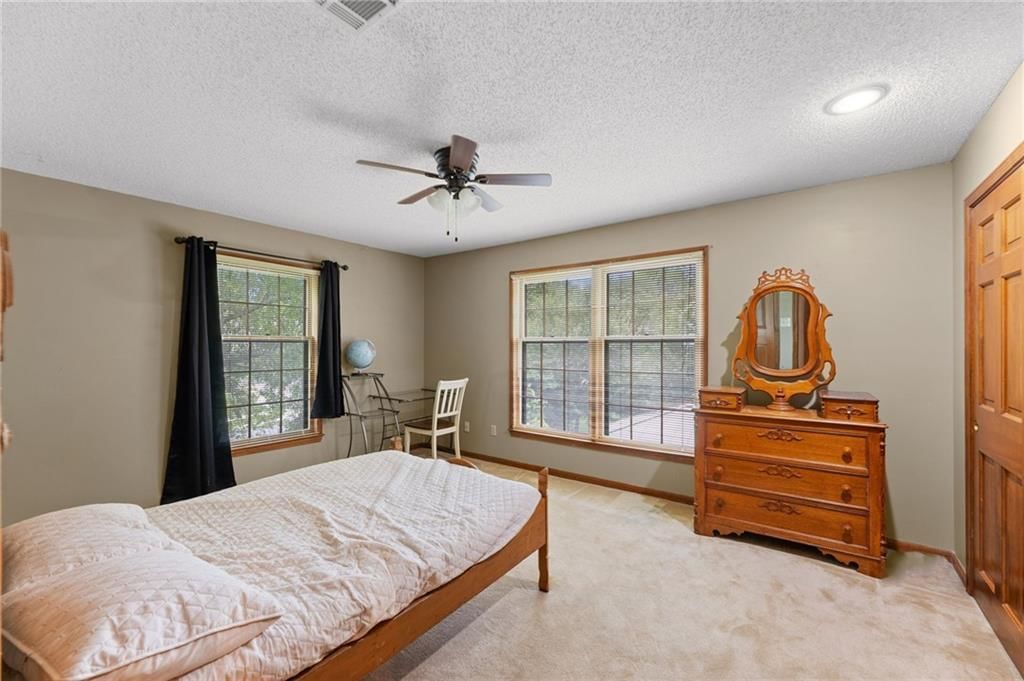 11408 Hemlock Street — photo 32