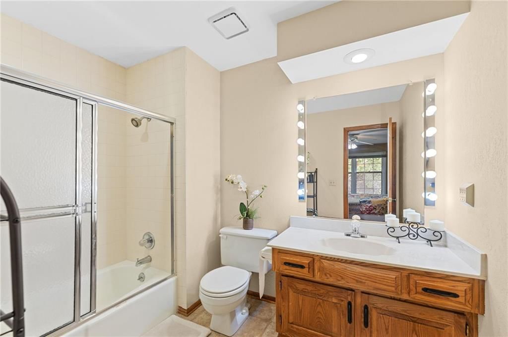 11408 Hemlock Street — photo 40