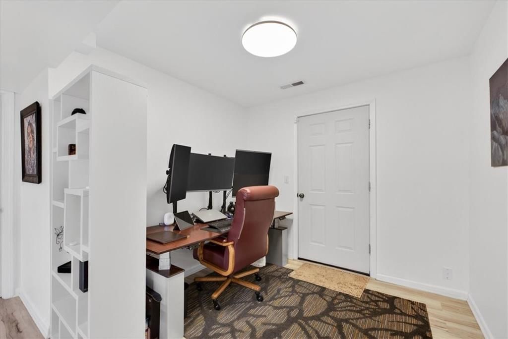 4818 N Fremont Avenue — photo 31