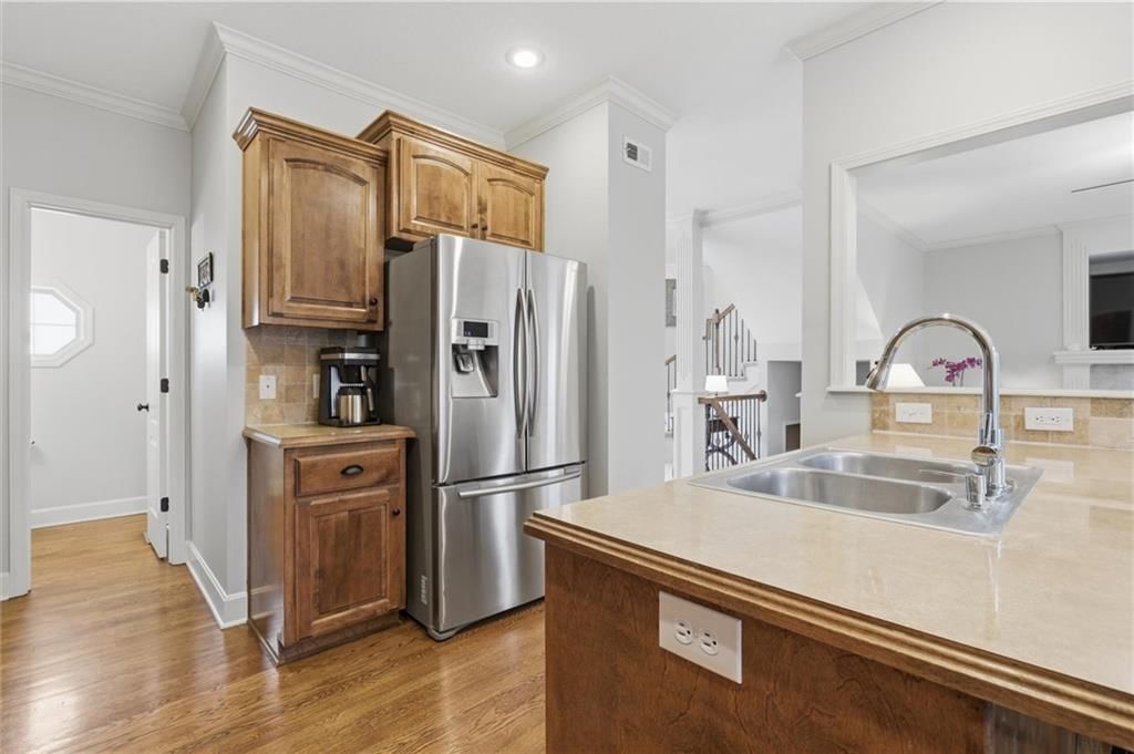 9708 N DONNELLY Avenue — photo 10