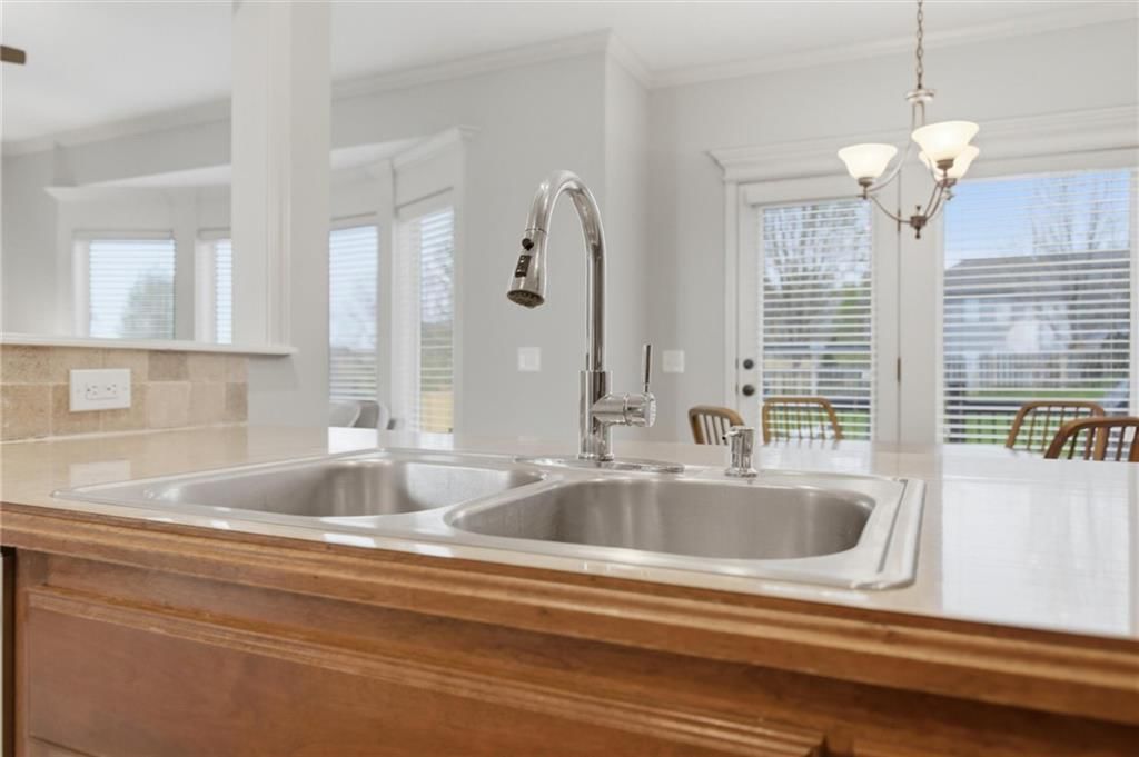 9708 N DONNELLY Avenue — photo 12