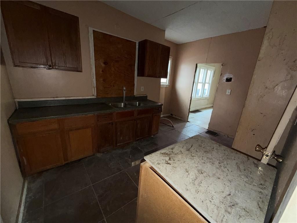 4907 Walrond Avenue — photo 8