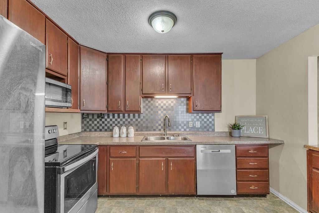 2503 Cypress Avenue — photo 10