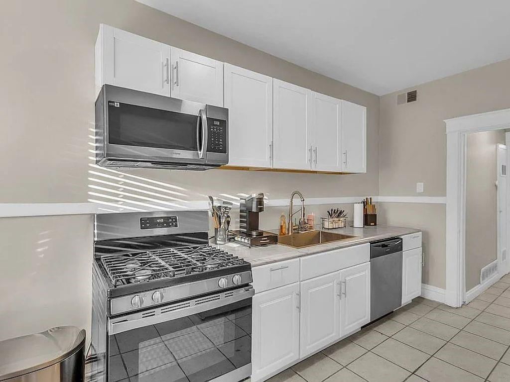4330 Troost Avenue — photo 10