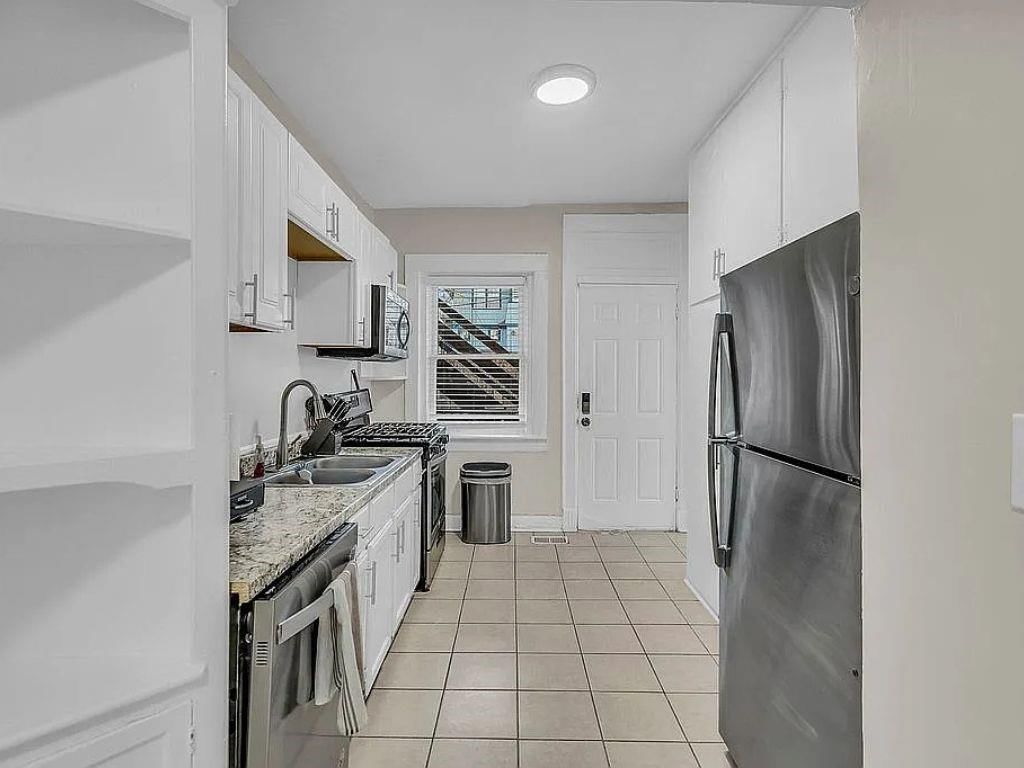 4330 Troost Avenue — photo 11
