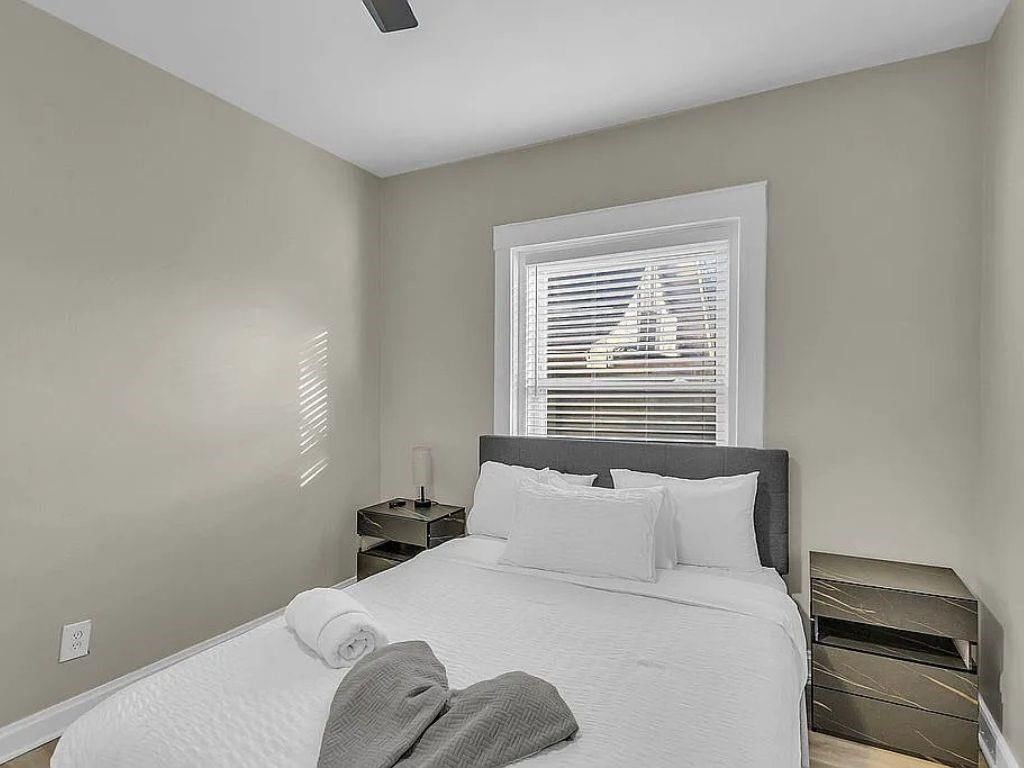 4330 Troost Avenue — photo 13