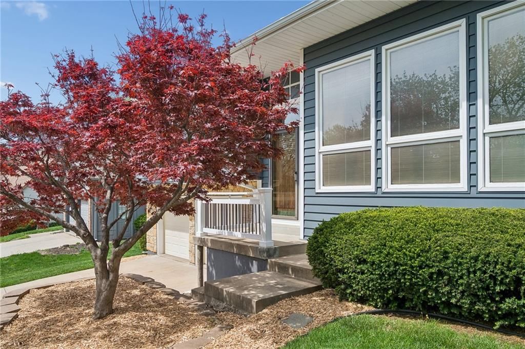 9524 W 117TH Street — photo 2