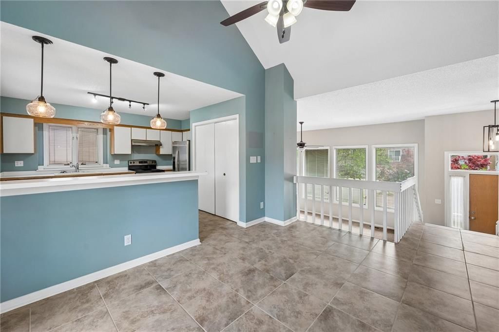 9524 W 117TH Street — photo 8
