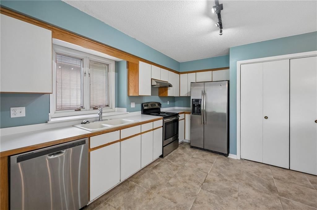 9524 W 117TH Street — photo 11