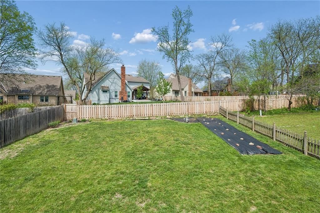 9524 W 117TH Street — photo 29