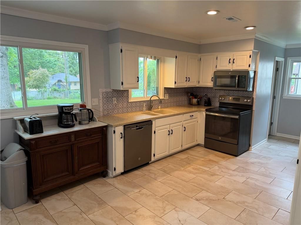 3110 Lakeview Circle — photo 4