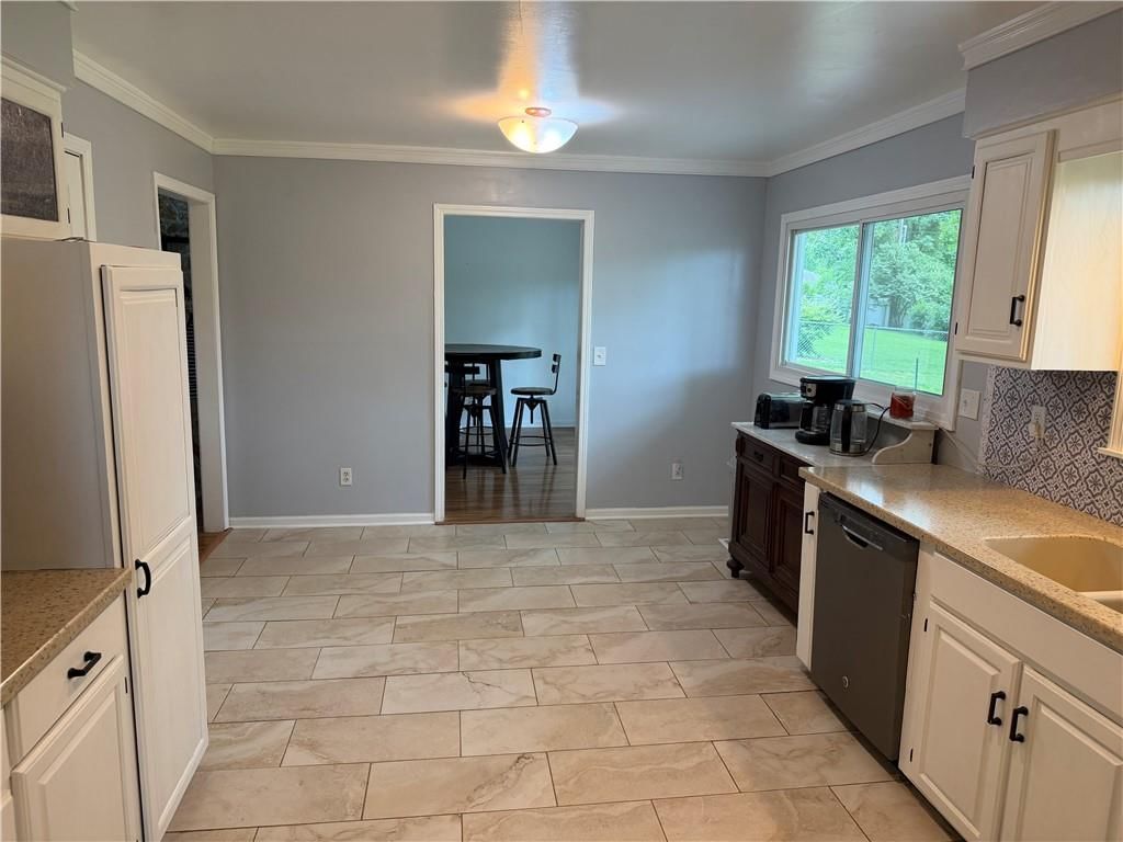 3110 Lakeview Circle — photo 7