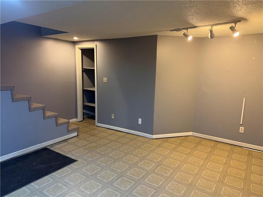 3110 Lakeview Circle — photo 23